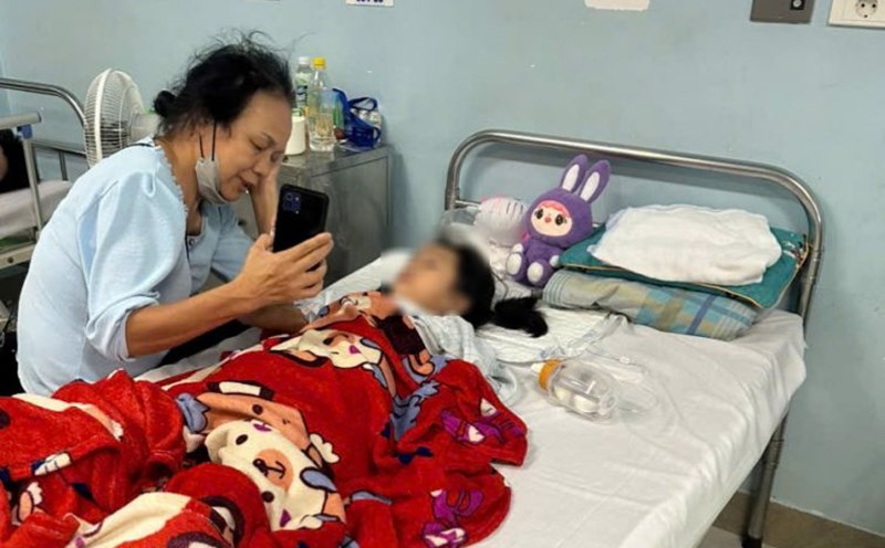 Baby Quynh Anh at the time of the surgery. Photo: Thuy Duong