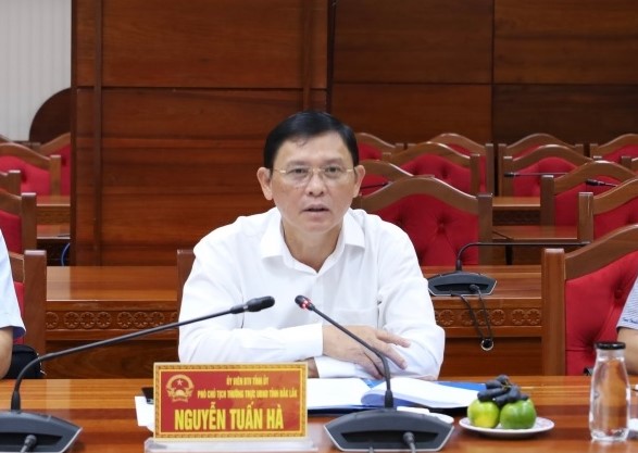 Mr. Nguyen Tuan Ha - Permanent Vice Chairman of Dak Lak Provincial People's Committee has just submitted an application for early retirement. Photo: Long Du