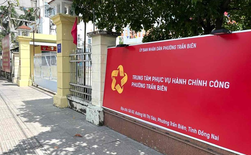 Tran Bien Ward Public Administration Service Center, address No. 63, Vo Thi Sau Street, Tran Bien Ward (old Trung Dung Ward People's Committee) in Dong Nai Province. Photo: HAC