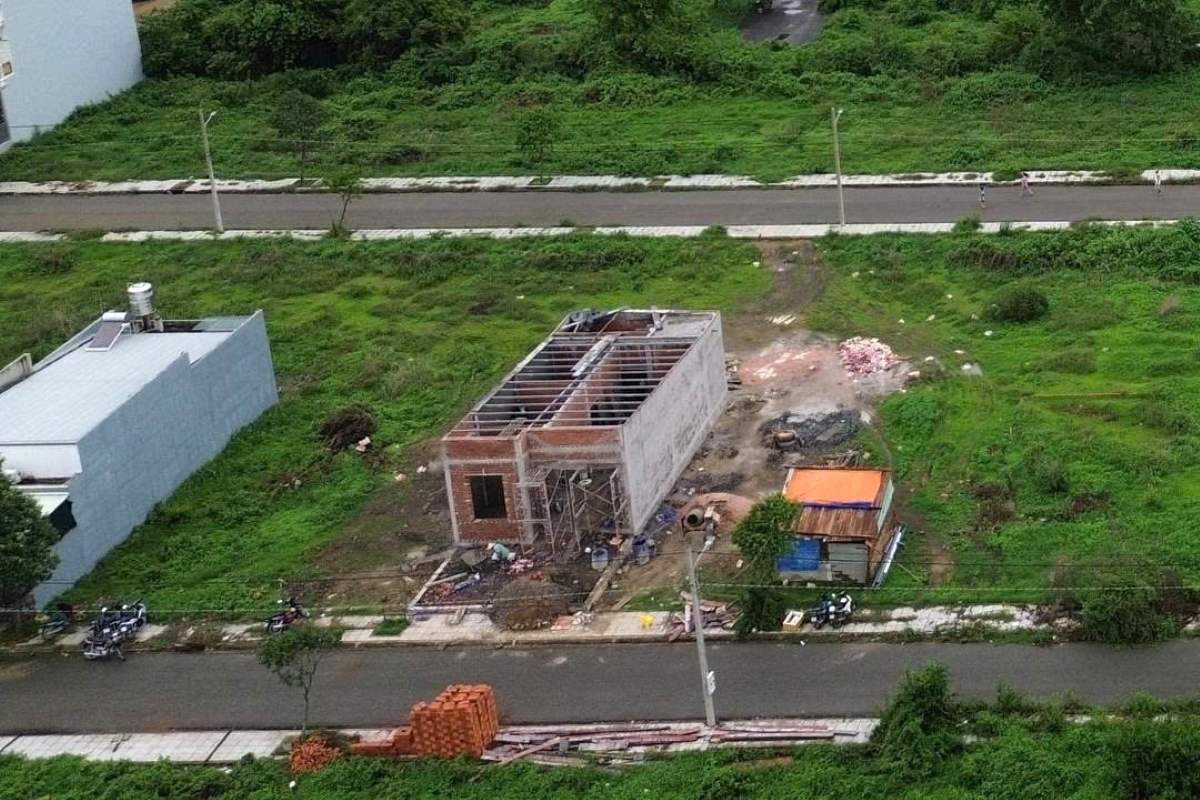 Một căn hộ có giấy phép xây dựng và đang thi công trong khu vực. Ảnh: Thành An
