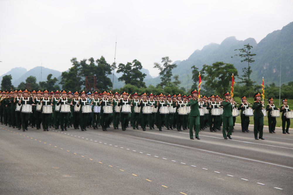 Khoi nu quan nhac hop luyen tai TB4. Anh: Tran Vuong