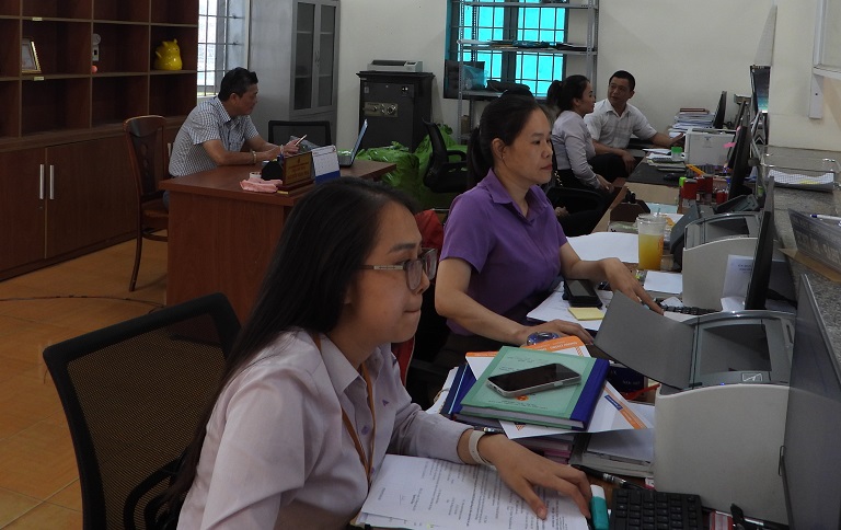 Moi hoat dong dien ra binh thuong trong bau khong khi nghiem tuc, chuyen nghiep. Anh: Chi Long