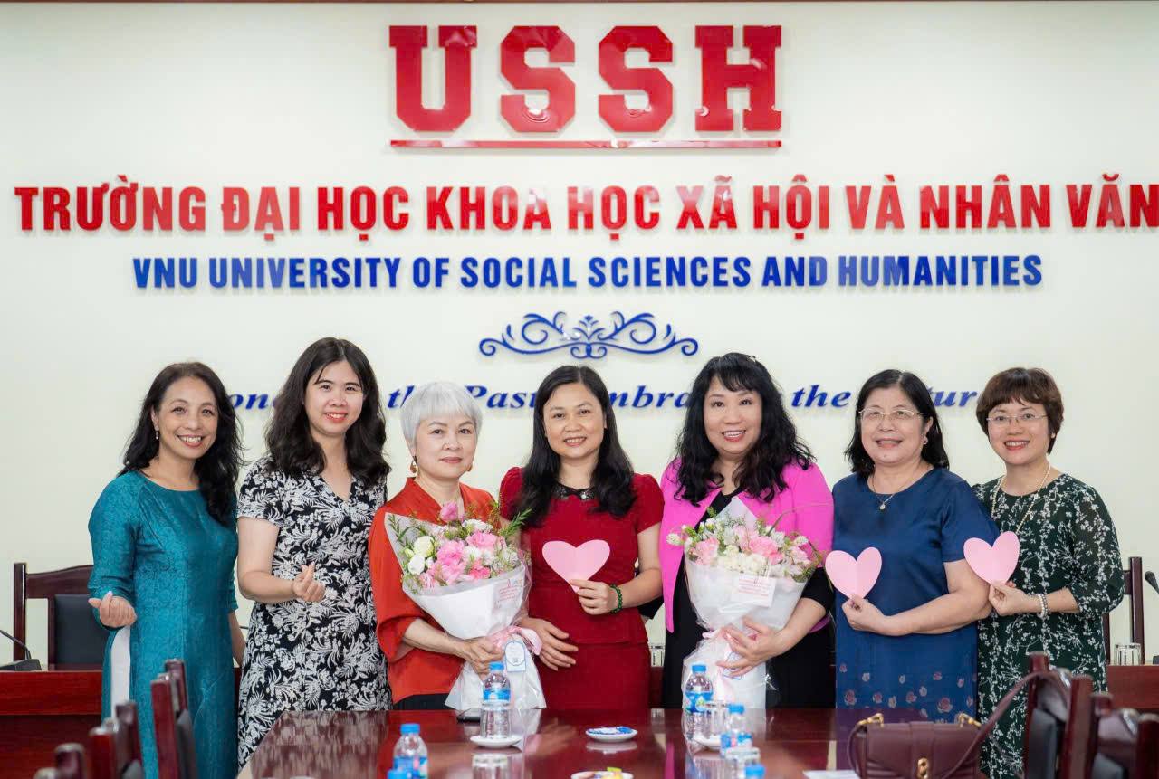 El seminario "La historia de la historia del amor en la era digital" con motivo del Dia de la Familia de Vietnam. Foto: Quynh Chi