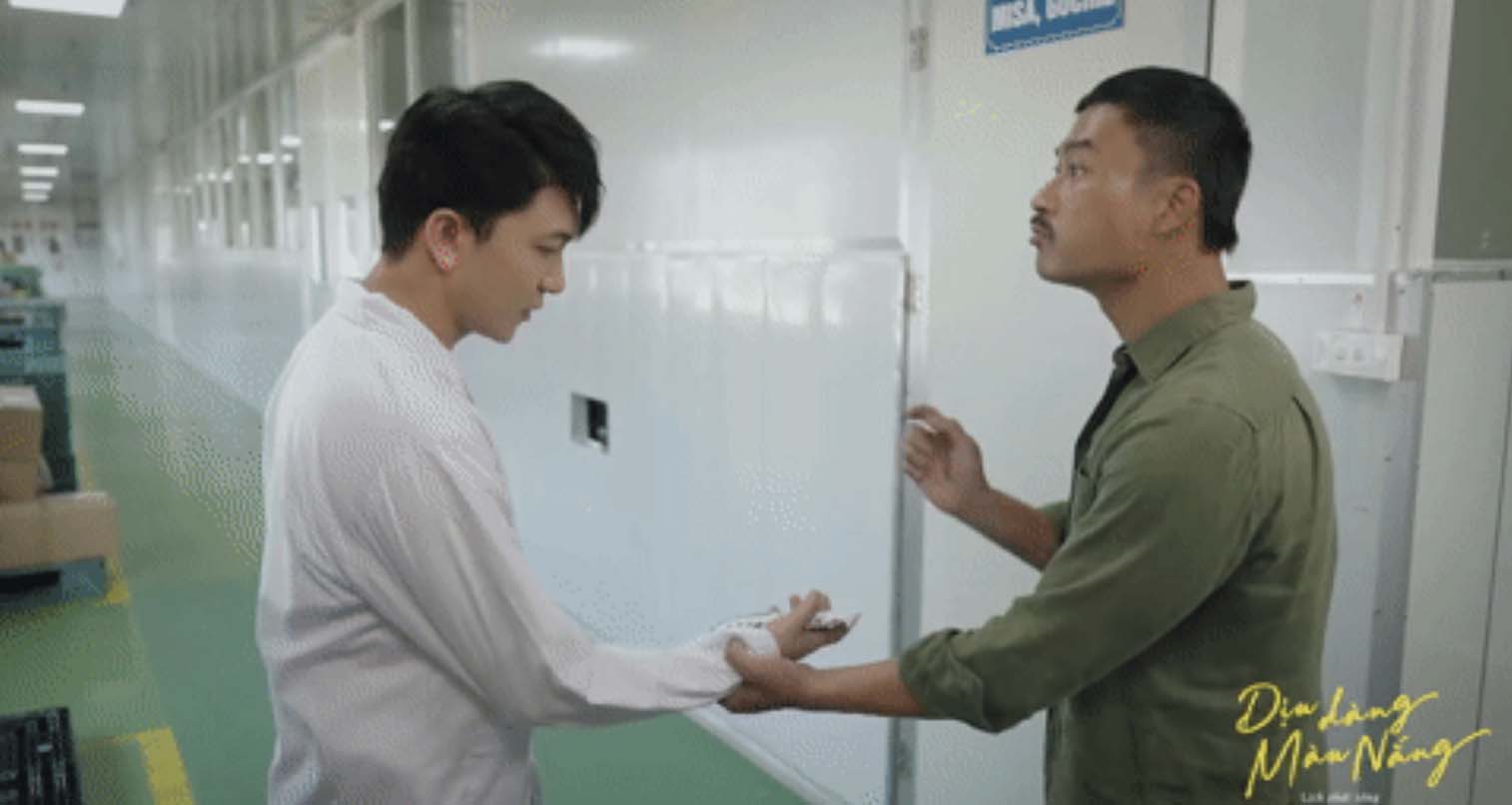 Bac toi gap Phong de tra lai tien va doi lai danh du trong “Diu dang mau nang” tap 17. Anh: VFC.