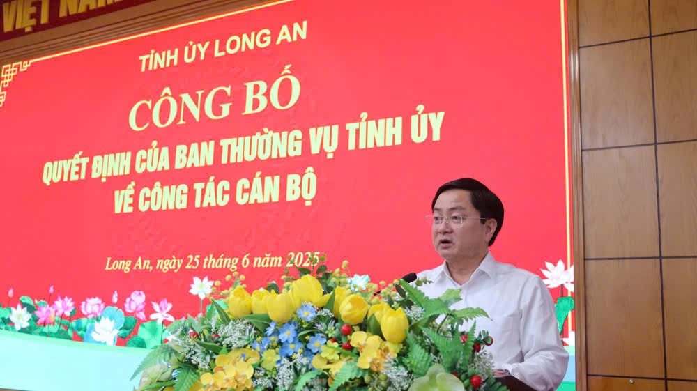 Bi thu Tinh uy Long An Nguyen Van Quyet phat bieu tai Hoi nghi. Anh: Duy Minh