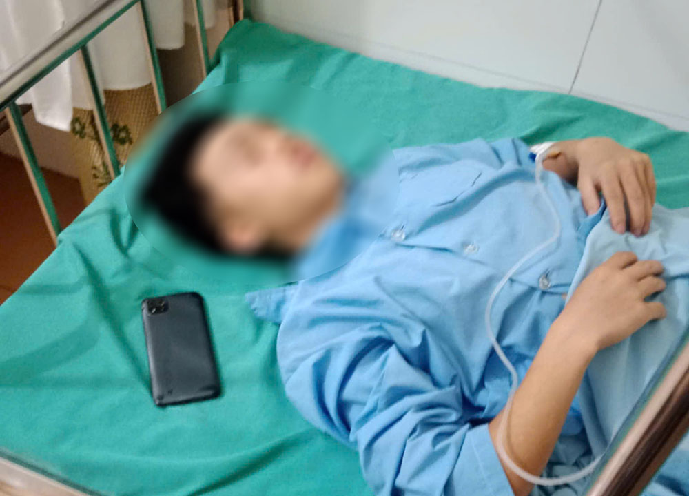 Suc khoe em Giang A P. da on dinh sau ca mo ruot thua. Anh: So GDDT Dien Bien cung cap