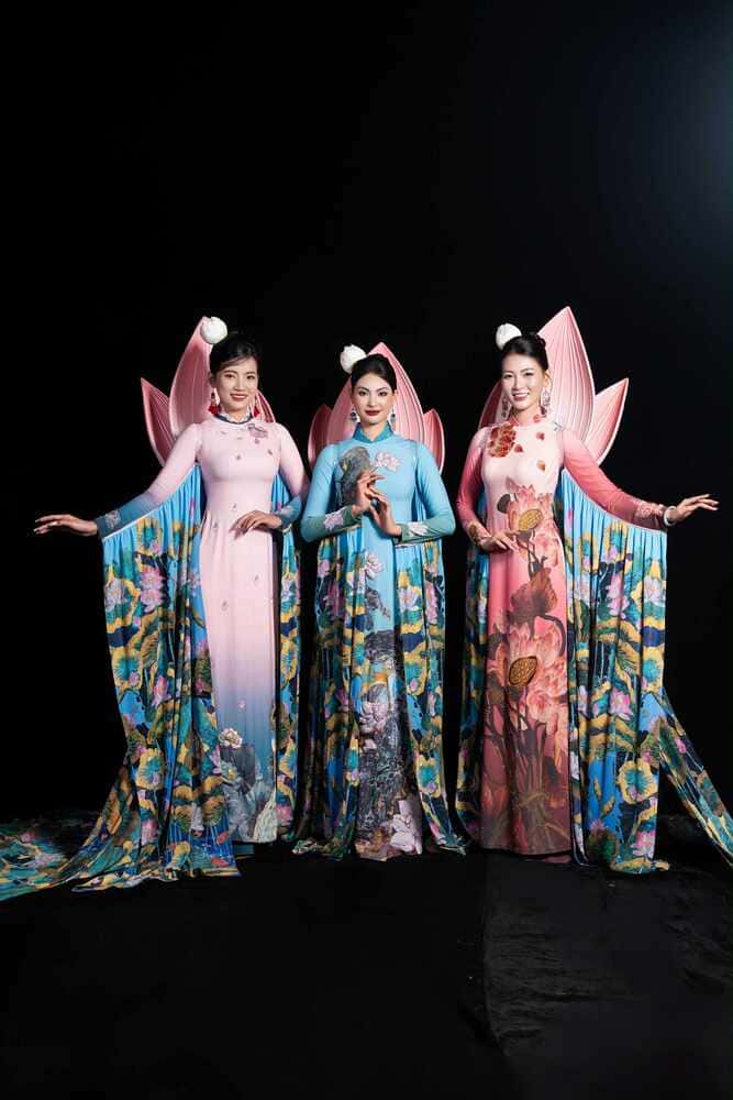Moi mau thiet ke trong bo su tap ao dai “Huong Viet” deu mang cau chuyen rieng nham  ton vinh ve dep nen na, kieu hanh va day ban linh cua nguoi phu nu Viet Nam. Anh: Nhan vat cung cap