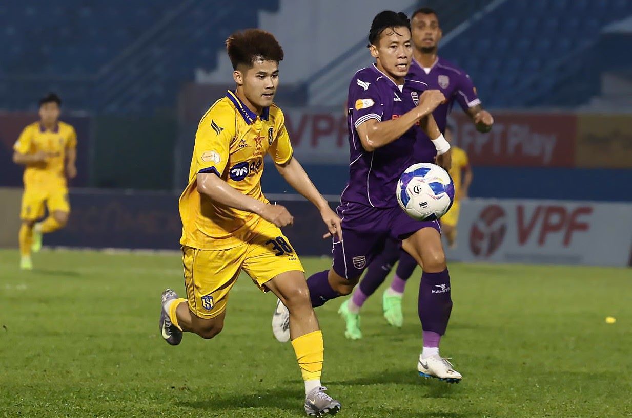 Binh Duong will have a difficult match on SLNA's field in the semi-finals of the National Cup. Photo: VPF
