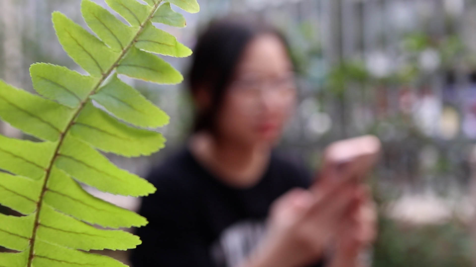 'Unexposed' as a backup tire after an online relationship, the girl fell into a long-term psychological obsession