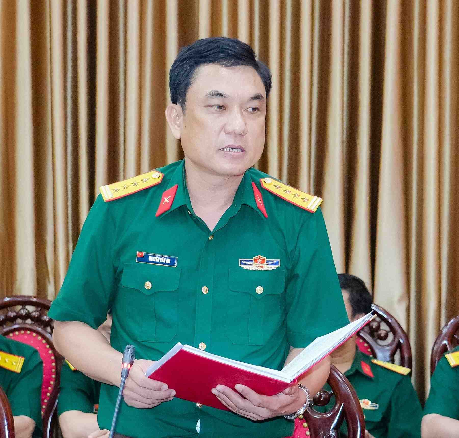 Dai ta Nguyen Van An, Chinh uy Su doan 324 duoc dieu dong, bo nhiem giu chuc Chinh uy Bo Chi huy Quan su tinh Nghe An. Anh: Pham Bang