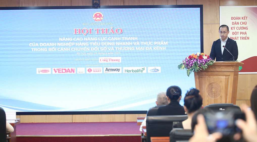 Workshop "Improving the competitiveness of consumer goods and food businesses in the context of digital transformation and multi-channel trade". Photo: BCT