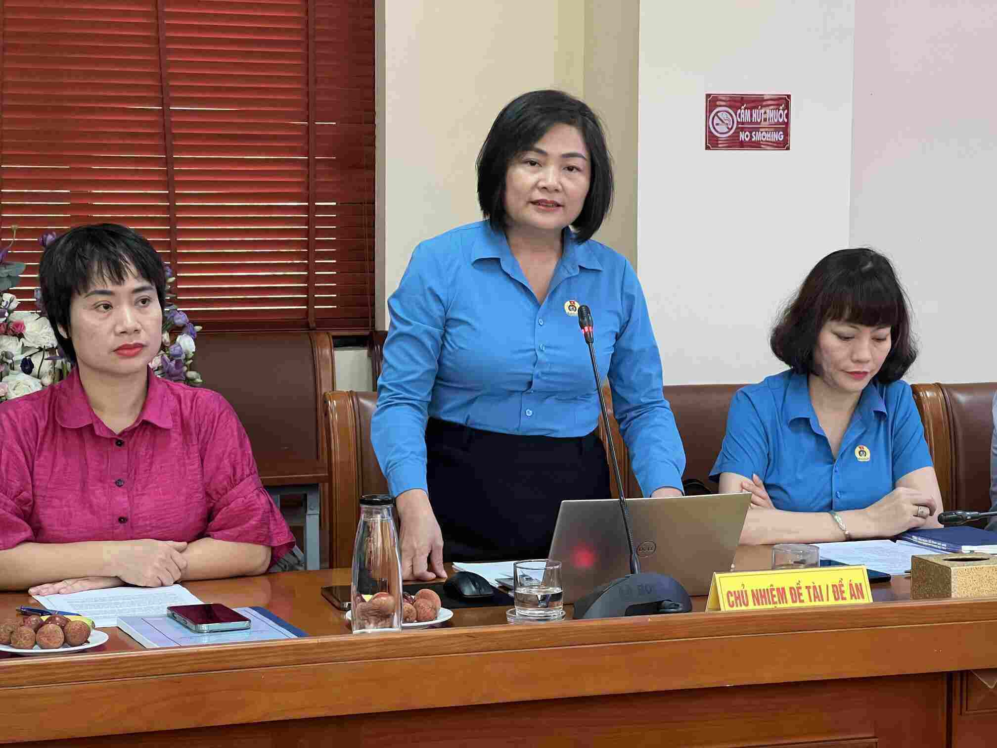 Ba Pham Thi Minh Tam - Chu tich Cong doan Det may Viet Nam, Chu nhiem De tai phat bieu tai buoi nghiem thu. Anh: Kieu Vu