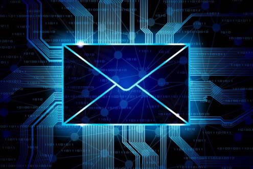 8 most popular online scams in 2025 and how to prevent them. Photo: Nhien Do