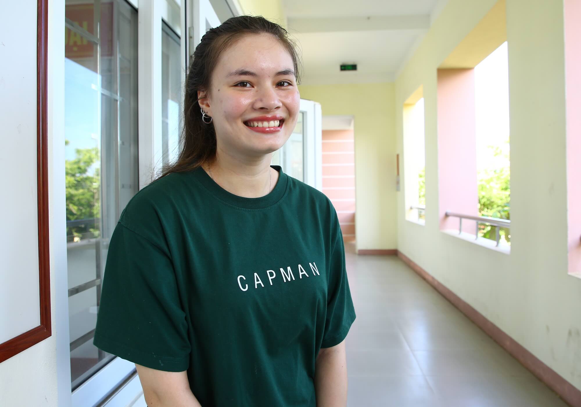 Female student Steeman - Nguyen Tamara Veronica Selena attended the 2025 high school graduation exam. Photo: Cong Sang
