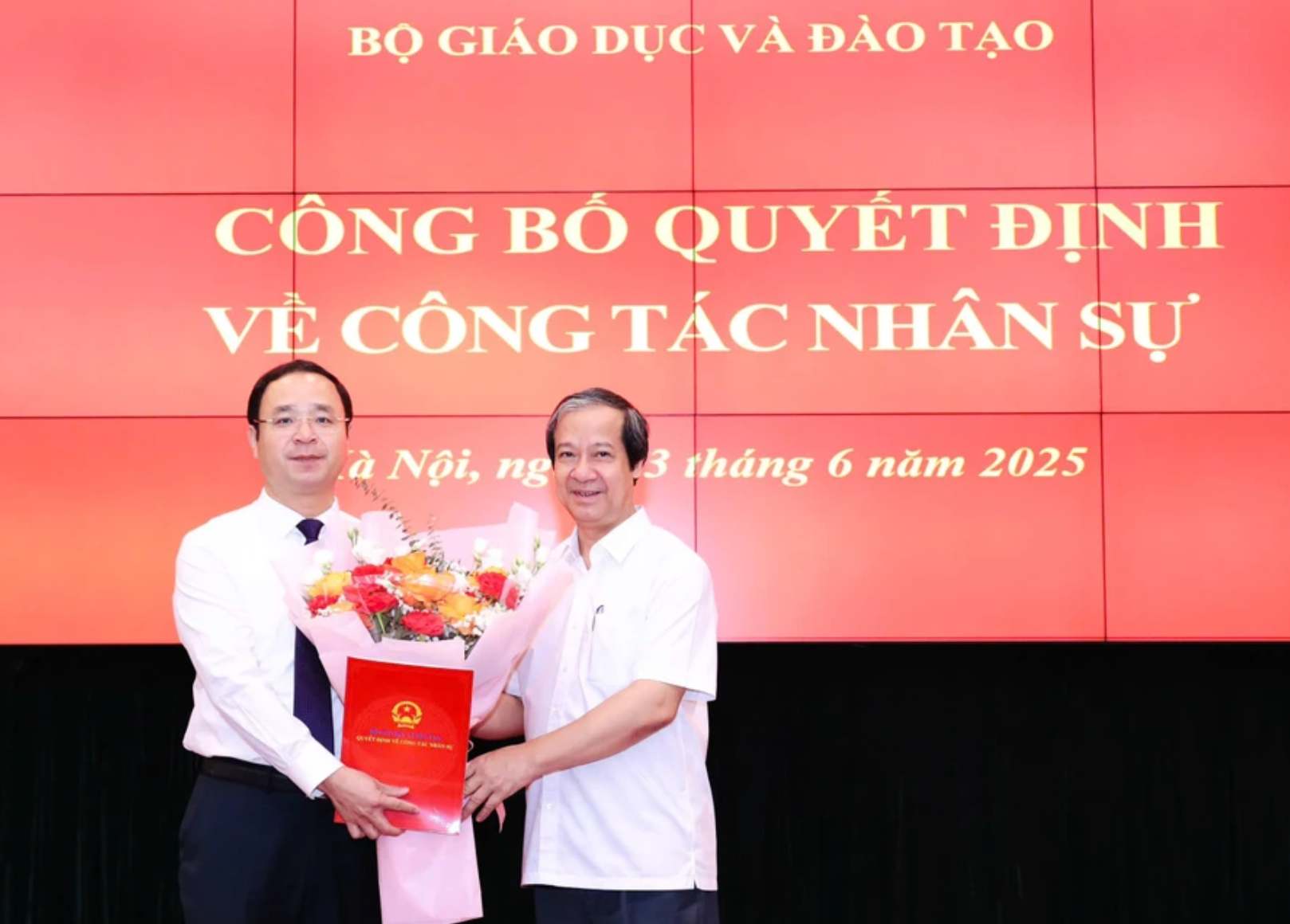 Mr. Nguyen The Son, former Director of the Department of Education and Training of Bac Ninh, was appointed Deputy Director of the Department of General Education, Ministry of Education and Training. Photo: Tran Hiep