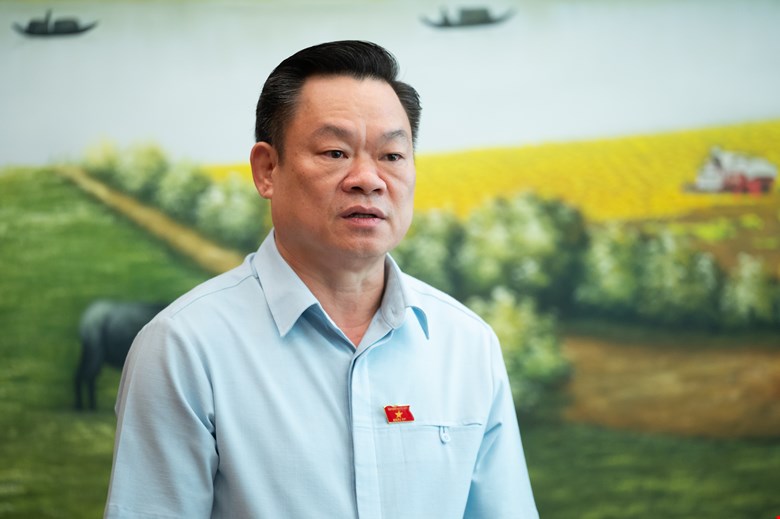 Mr. Hoang Duy Chinh was elected as a member of the Standing Committee of the 15th National Assembly. Photo: Pham Dong