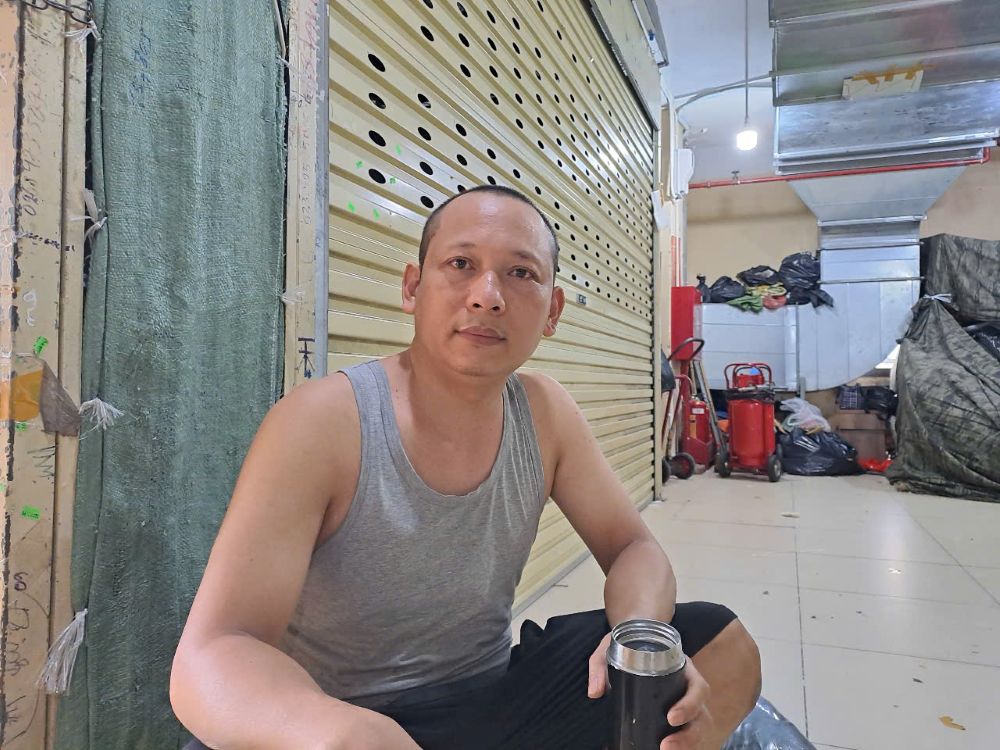 Khach it nen anh Khuong dong cua hang du moi hon 15h chieu. Anh: Yen Van