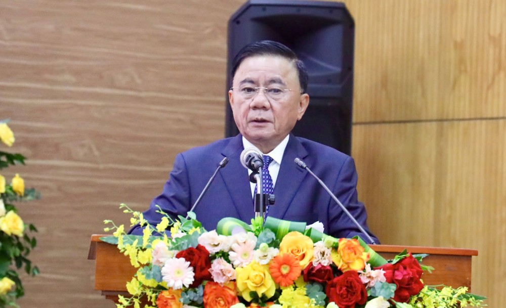 Ông Trần Cẩm Tú - Ủy viên Bộ Chính trị, Thường trực Ban Bí thư, Bí thư Đảng ủy các cơ quan Đảng Trung ương - phát biểu chỉ đạo tại Đại hội. Ảnh: Ái Vân
