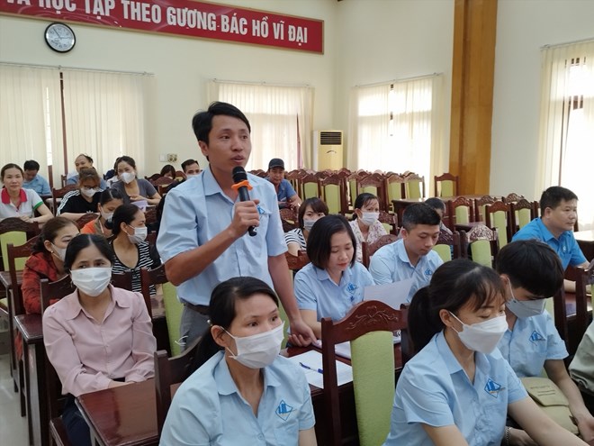Workers participated in a speech at a program organized by the Cam Giang District Labor Federation (Hai Duong province). Photo: Dieu Thuy