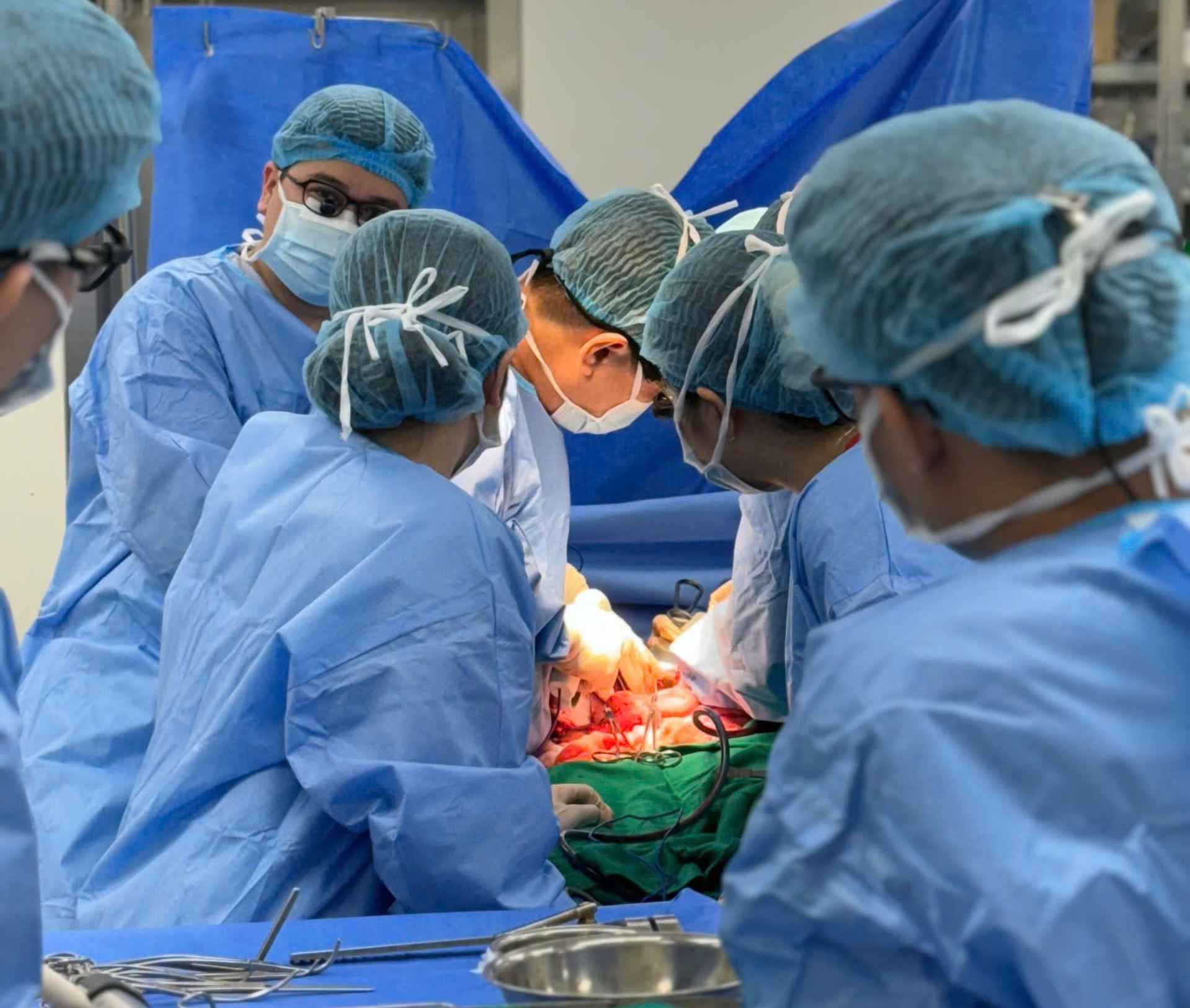 Cada trasplante es la dedicacion de toda la tripulacion. Foto: BVCC