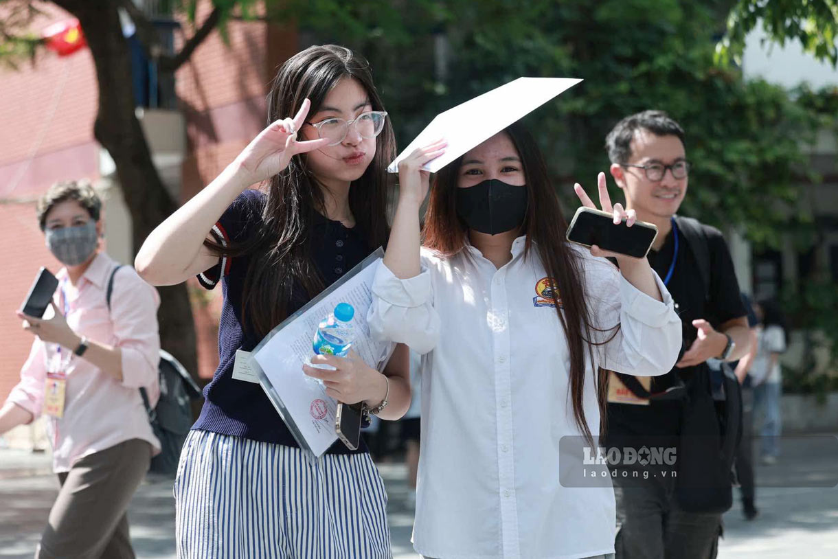 Participating in the history graduation exam, candidates set a target of 29 points