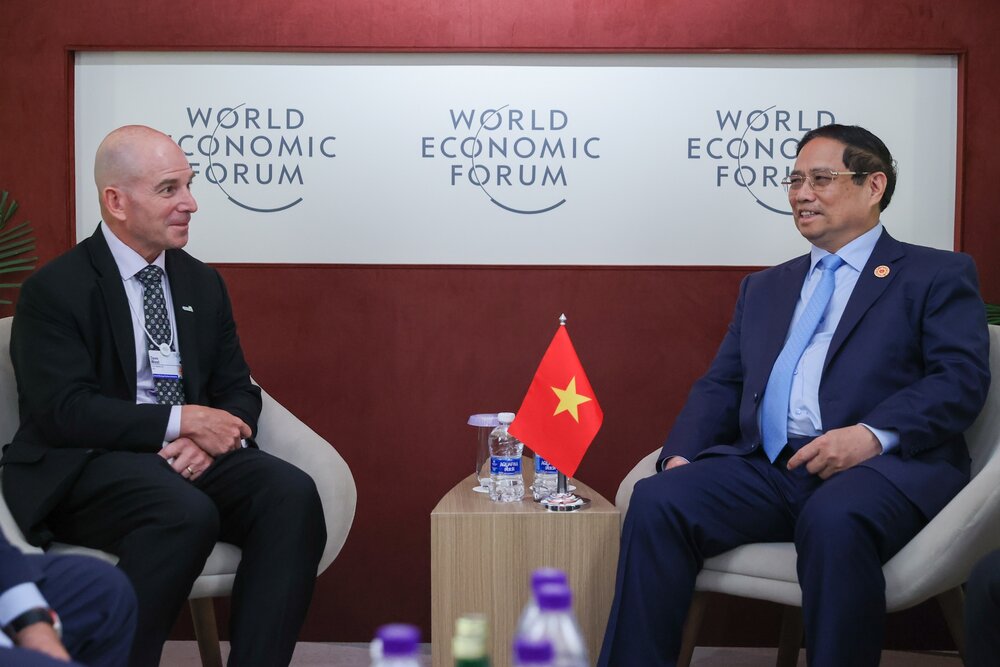 Politburo member and Prime Minister Pham Minh Chinh received Mr. Dave West, President of Asia - Pacific of Cisco Group, USA. Photo: VGP