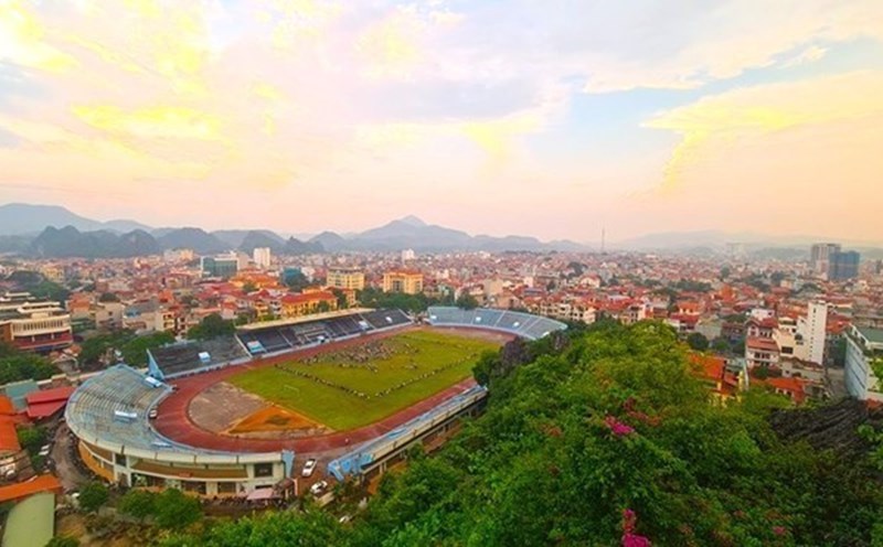 Lang Son appoints Secretaries and Deputy Secretaries of the Party Committees of 65 newly established communes and wards after the merger (term 2025 - 2030), of which 1 Director of the Department is appointed as Secretary of a commune in Lang Son. Photo: Minh Huu