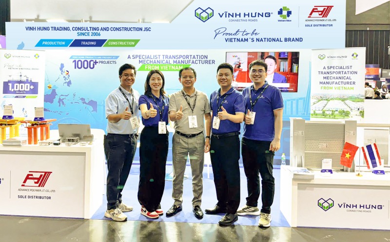 Vinh Hung es el unico representante de Vietnam que participa en la exhibicion e introduccion de productos y soluciones tecnologicas en el campo ferroviario en el evento Asia Pacific Rail 2025