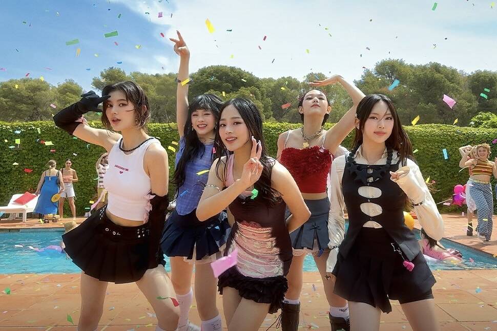 MV “ETA” NewJeans quay bang iPhone da gay sot. Anh: MV ETA/ADOR