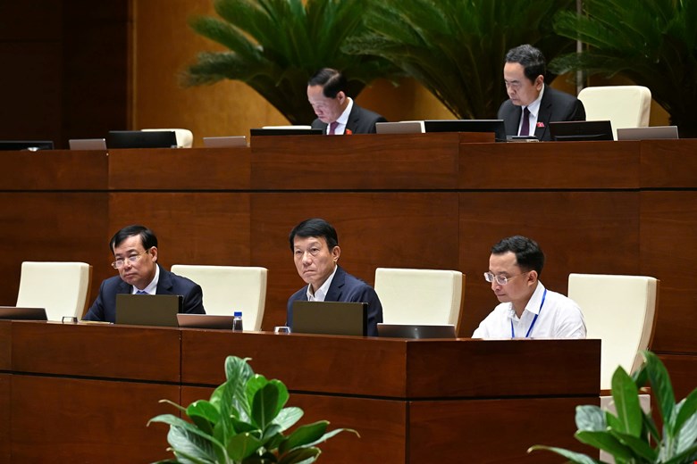 Quốc hội thảo luận ở hội trường về dự án Luật Bảo vệ dữ liệu cá nhân ngày 24.5. Ảnh: Quochoi.vn