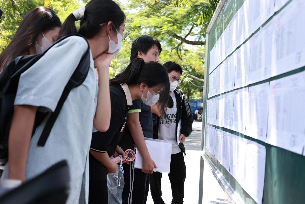 Candidates taking the 2025 high school graduation exam. Photo: Van Trang