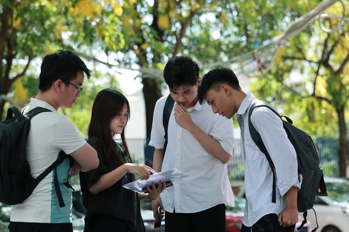 Candidates taking the 2025 high school graduation exam. Photo: Van Trang