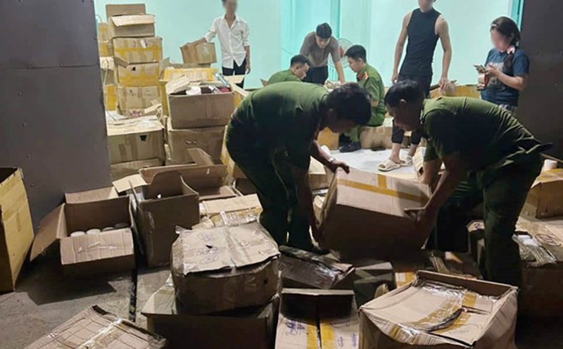 Tay Ninh Provincial Police have just discovered and dismantled a fake cosmetic production ring. Photo: Tay Ninh Police