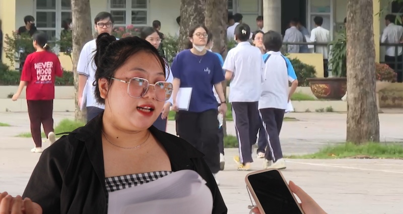 Master Nguyen Thi Quynh Anh suggests answers for the Literature exam for the 2025 high school graduation exam.