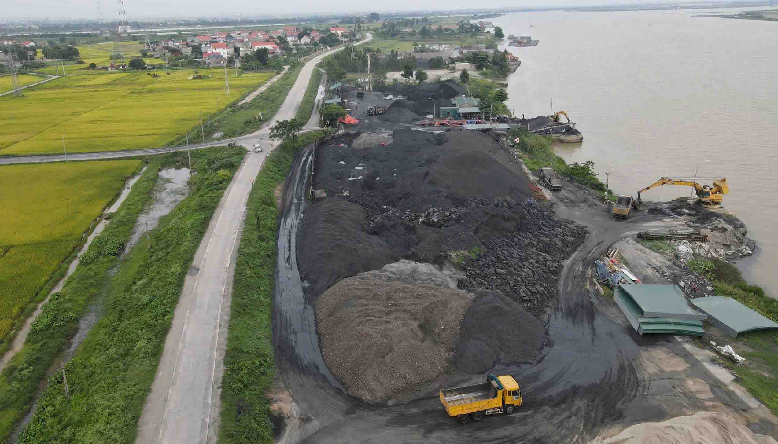 Hai Dang Company's coal mine in Que Vo town (Bac Ninh). Photo: Van Truong