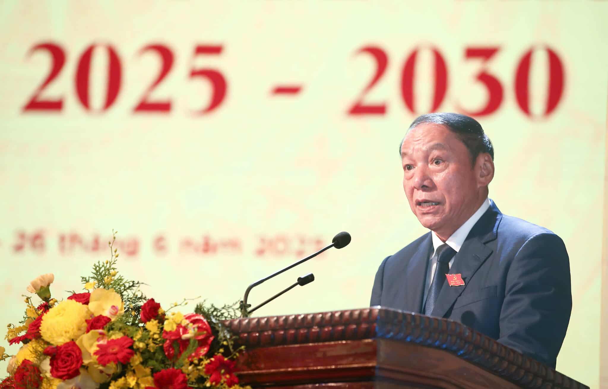 Minister of Culture, Sports and Tourism Nguyen Van Hung delivered the opening speech. Photo: Ai Van