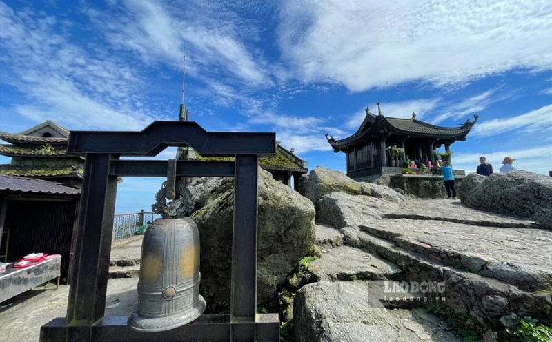 More than 18,000 pagodas across the country simultaneously sent bells and drums on July 1. Photo: Luong Ha