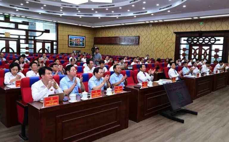 El Consejo Popular de la Provincia de Hai Duong celebro una reunion tematica 32