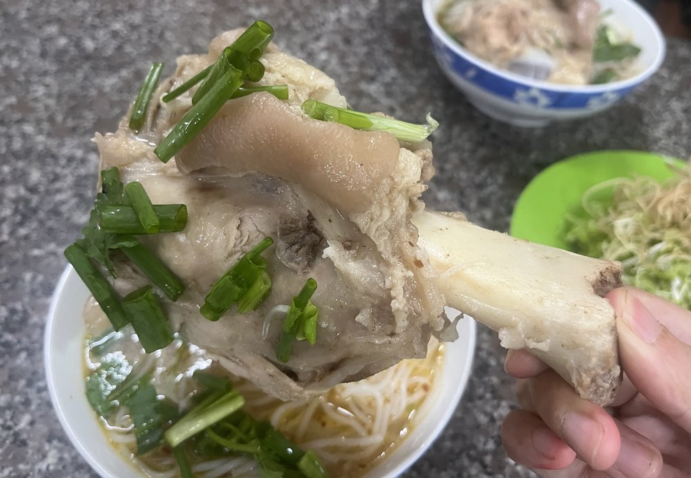 Chiec gio chia sieu to du cho thuc khach an no bung. Anh: Chi Long