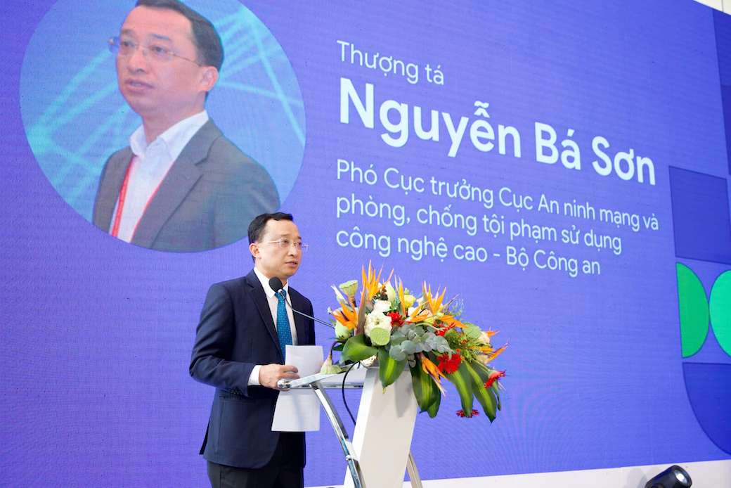  Thượng tá Nguyễn Bá Sơn đánh giá - công tác tuyên truyền, nâng cao nhận thức người dân là yếu tố then chốt để hạn chế tình hình tội phạm lừa đảo trực tuyến. Ảnh: Google