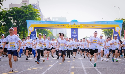 TH la doanh nghiep khoi xuong & dong hanh cung Chinh phu trong cac chuong trinh gop phan nang cao the luc, tri luc cho the he tuong lai cua dat nuoc nhu Chuong trinh Sua hoc duong quoc gia, chuong trinh suc khoe hoc duong, va la nha tai tro, dong hanh cho nhieu hoat dong the thao hoc duong – trong do co Giai chay danh cho hoc sinh - sinh vien S Race - su kien the thao hoc duong dau tien cua Viet Nam dat ky luc the gioi.