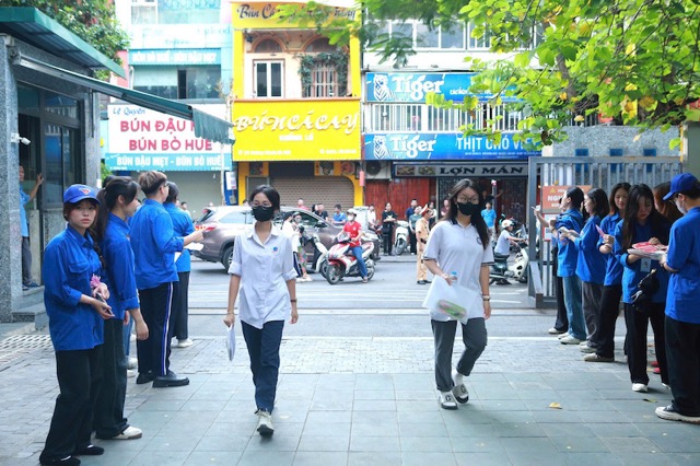 Candidates taking the 2025 high school graduation exam. Photo: Huu Chanh