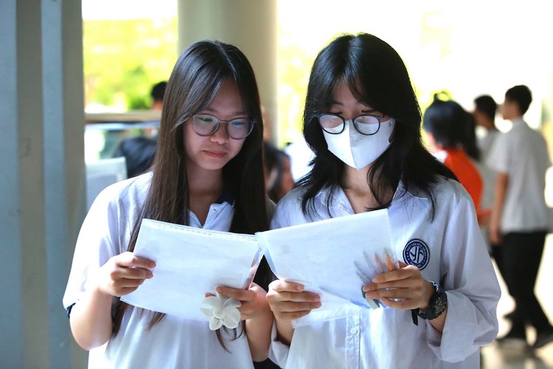 Candidates taking the 2025 high school graduation exam. Photo: Huu Chanh