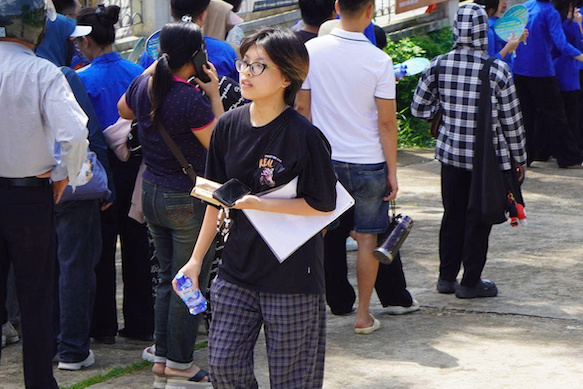 Thi sinh du thi tao diem thi Truong THPT Hong Thai (Dan Phuong, Ha Noi). Nhieu em ky vong de thi se co su phan hoa cao, giup hoc sinh yen tam dung ket qua de xet tuyen dai hoc. Anh: Van Cuong