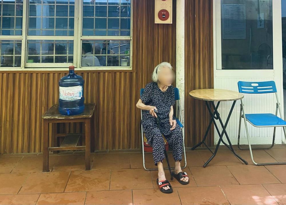 The elderly at a care center for the elderly. Photo: Mi Lan