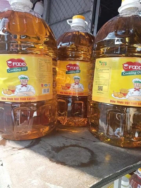 Dau an gia Ofood van duoc bay ban tai cac cua hang trong cho Minh Khai. Anh chup ngay 26.6. Anh: Quynh Trang