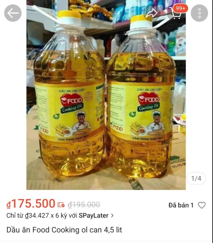En la noche del 24 de junio, en las plataformas de comercio electronico todavia venden aceite de cocina falso, Ofod Cooking Oil Rampant. No fue sino hasta la mañana del 25 de junio que estos productos fueron retirados en los pisos. Foto: Quynh Trang