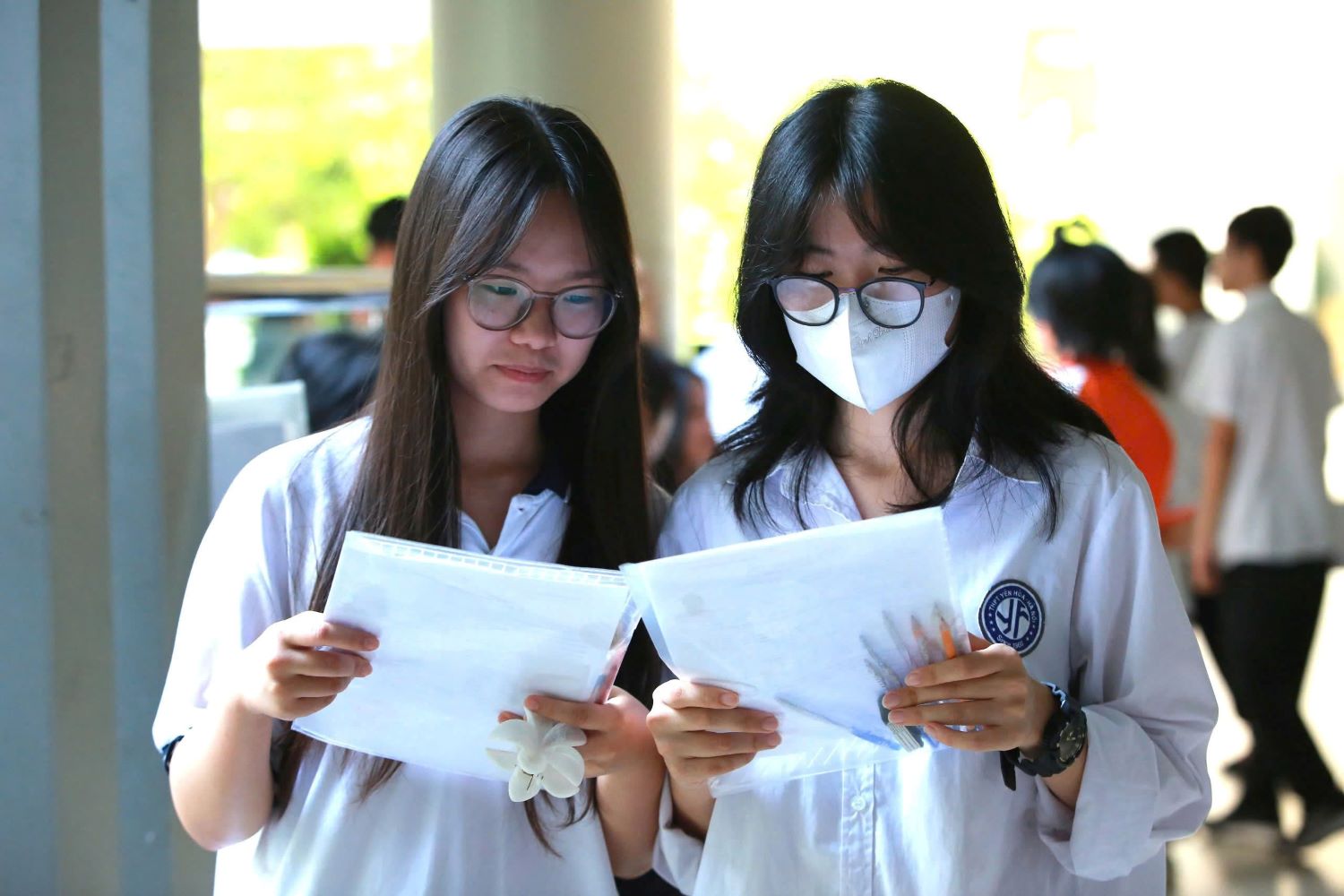 Los candidatos participaron en el examen de graduacion de la escuela secundaria en 2025 en Hanoi. Foto: Huu Chanh
