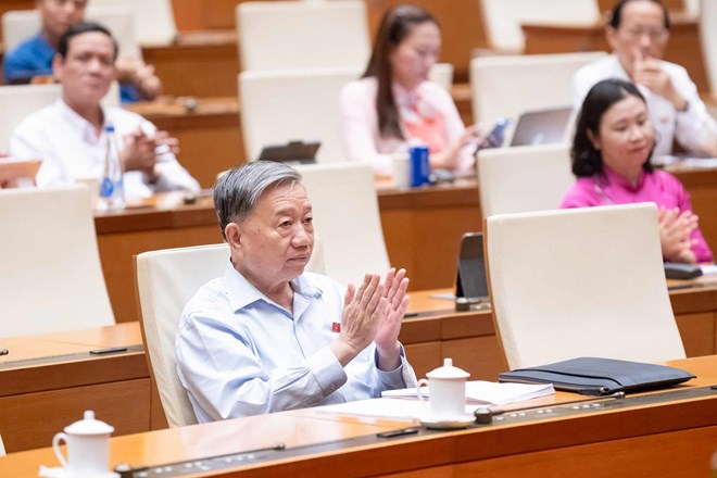 Chính thức miễn học phí cho học sinh công lập cả nước, hỗ trợ học sinh tư thục