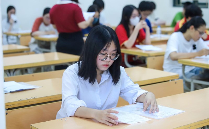 Candidates taking the 2025 high school graduation exam. Photo: Van Trang